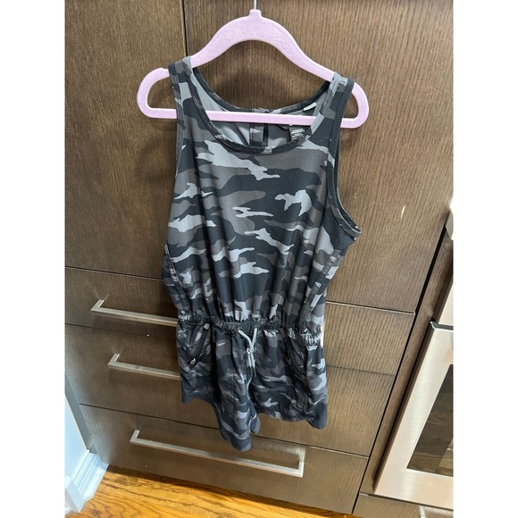 Athleta Girl Pants - Athleta Girl Grey Camo On The Go Shorts Romper NWOT Size Large 8-10